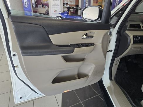 Used 2016 Honda Odyssey EX image 7