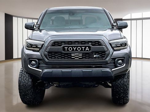 Used 2021 Toyota Tacoma TRD Off-Road image 3