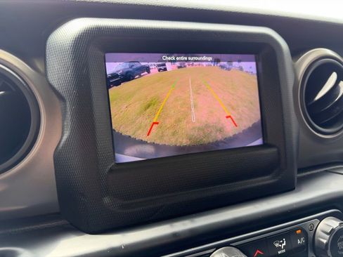 Used 2019 Jeep Wrangler Unlimited Sport S AWD/4WD image 22
