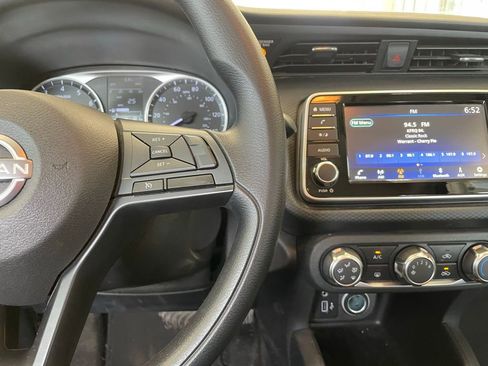 Certified 2025 Nissan Kicks Play S image 14