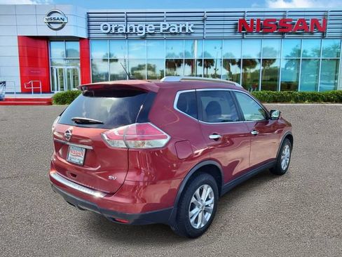 Used 2016 Nissan Rogue SV FWD image 2
