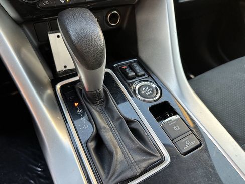 Used 2023 Mitsubishi Eclipse Cross SE image 21