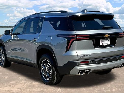 Used 2026 Chevrolet Traverse LT w/ Driver Confidence Package FWD image 5