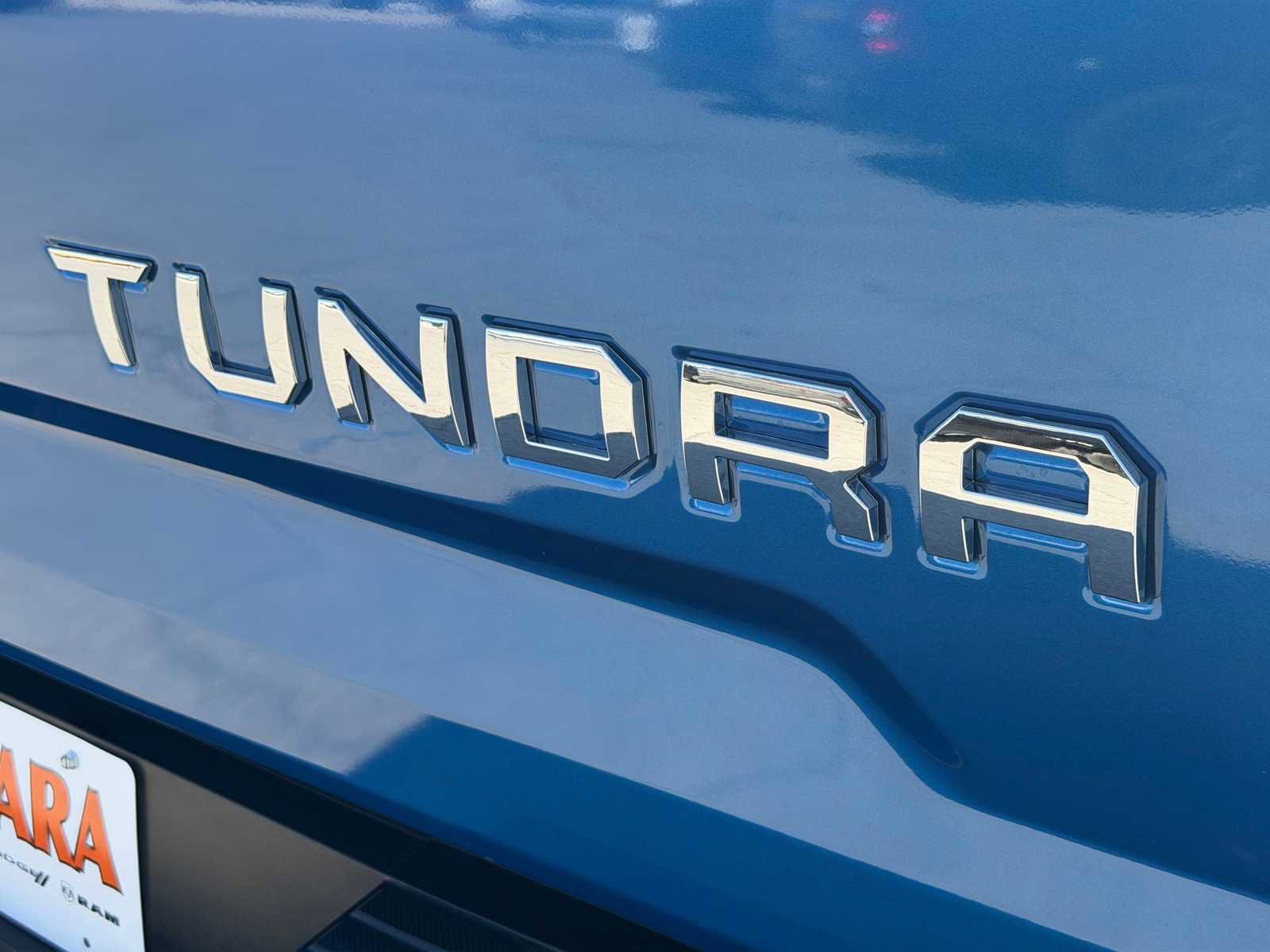 Used 2018 Toyota Tundra Limited w/ Limited Premium Package AWD/4WD image 32