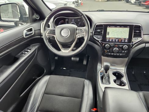 Used 2022 Jeep Grand Cherokee Laredo X AWD/4WD image 13
