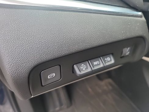Used 2023 Buick Enclave Premium FWD image 12