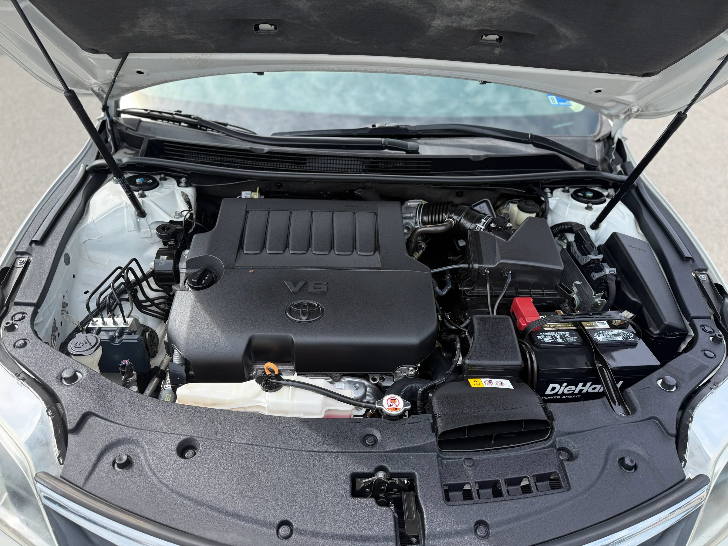 Used 2018 Toyota Avalon XLE Premium FWD image 12