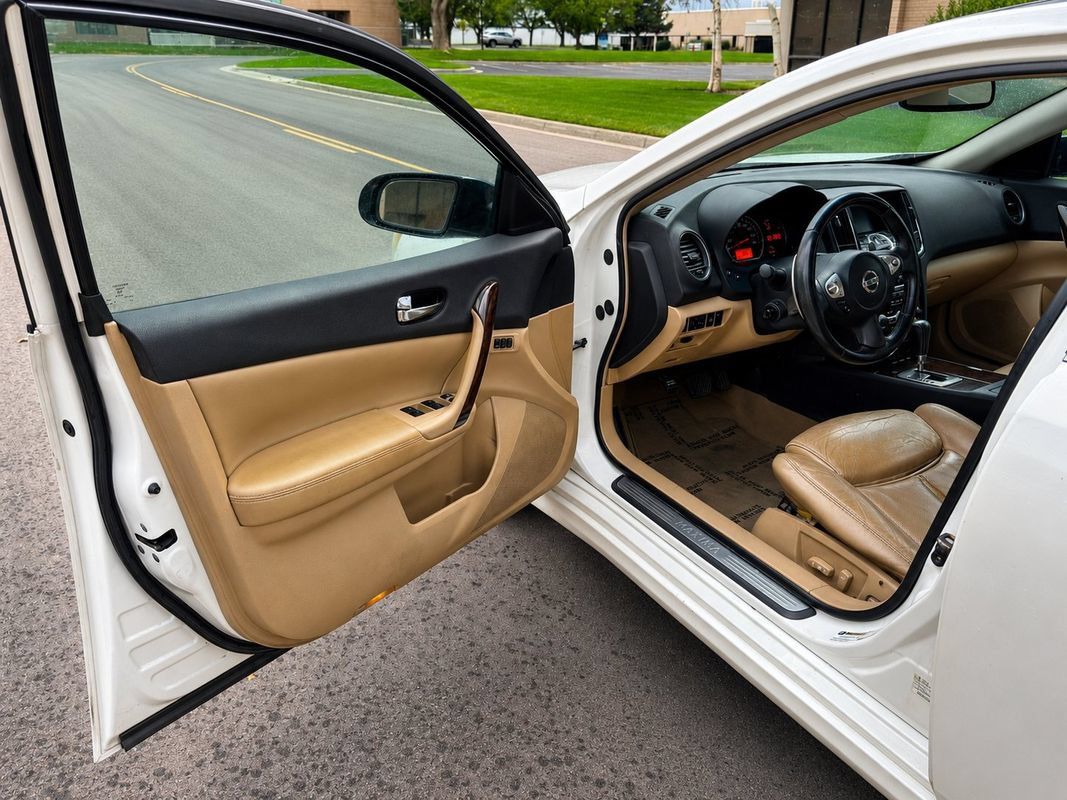 Used 2010 Nissan Maxima 3.5 SV w/ Premium Pkg FWD image 9