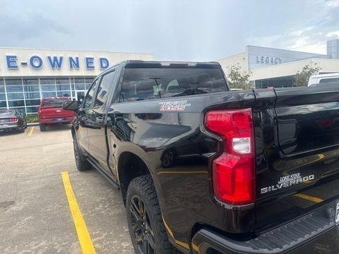 Used 2021 Chevrolet Silverado 1500 Custom Trail Boss AWD/4WD image 8
