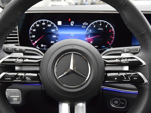 Used 2026 Mercedes-Benz GLS 450 4MATIC image 27