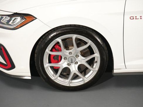 Used 2025 Volkswagen Jetta GLI Autobahn FWD image 49