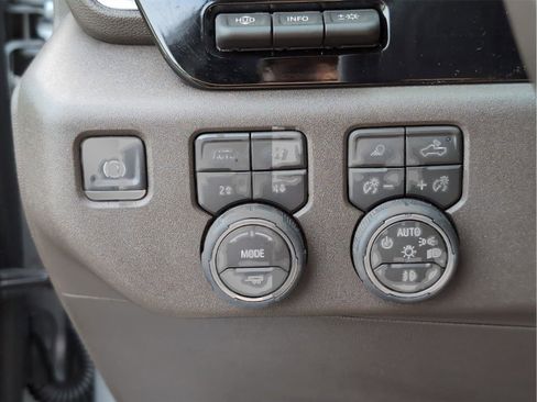 Used 2026 Chevrolet Silverado 2500 LTZ w/ LTZ Convenience Package AWD/4WD image 25
