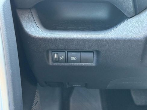 Certified 2025 Toyota RAV4 XLE AWD/4WD image 18
