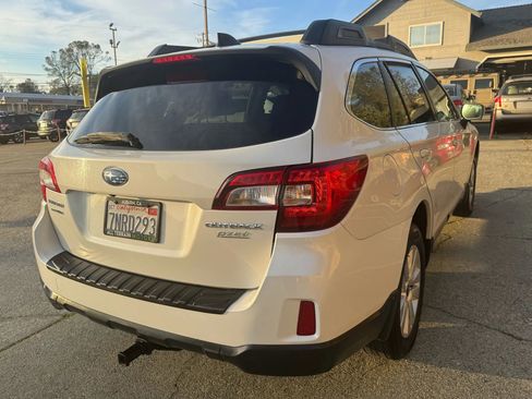 Used 2016 Subaru Outback 2.5i Premium image 7