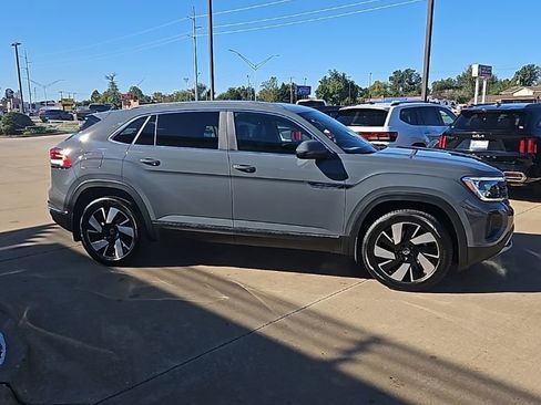 New 2026 Volkswagen Atlas Cross Sport SEL AWD/4WD image 4