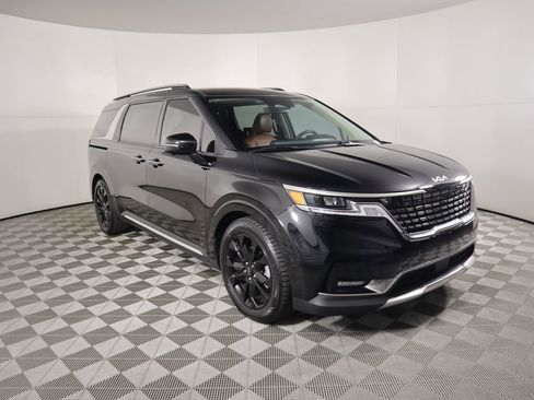 Used 2024 Kia Carnival SX image 3