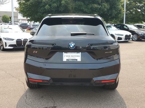 Used 2024 BMW iX xDrive50 w/ Premium Package AWD/4WD image 4