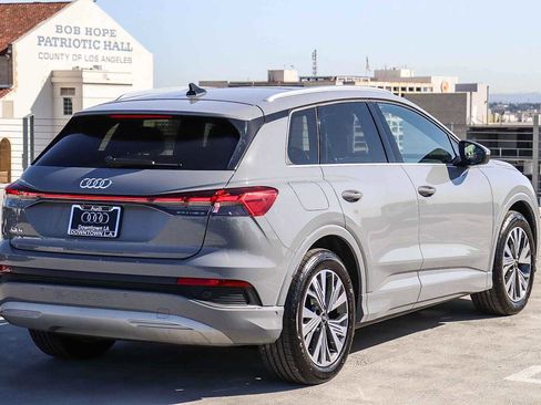 Used 2024 Audi Q4 e-tron Premium Plus image 4