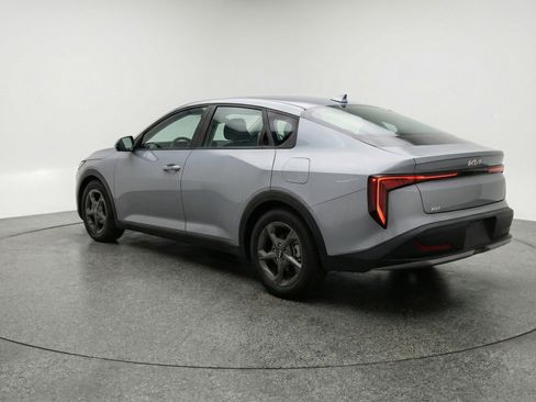 Used 2025 Kia K4 LXS image 6