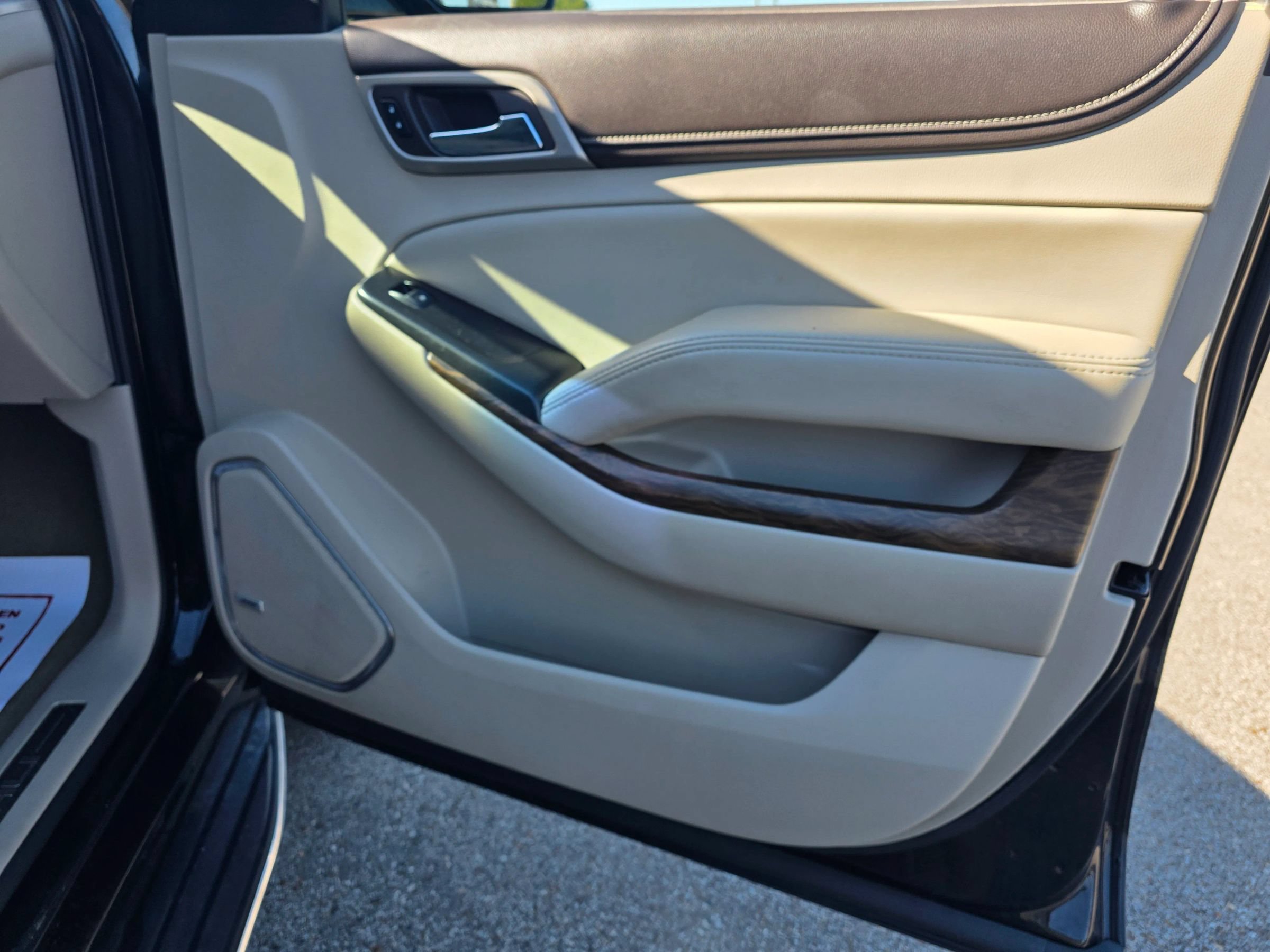 Used 2018 GMC Yukon Denali AWD/4WD image 5
