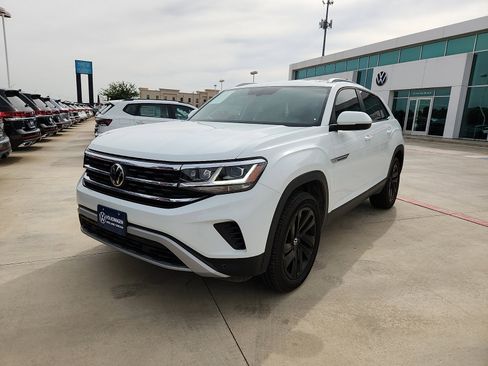 Used 2022 Volkswagen Atlas Cross Sport SE AWD/4WD image 3