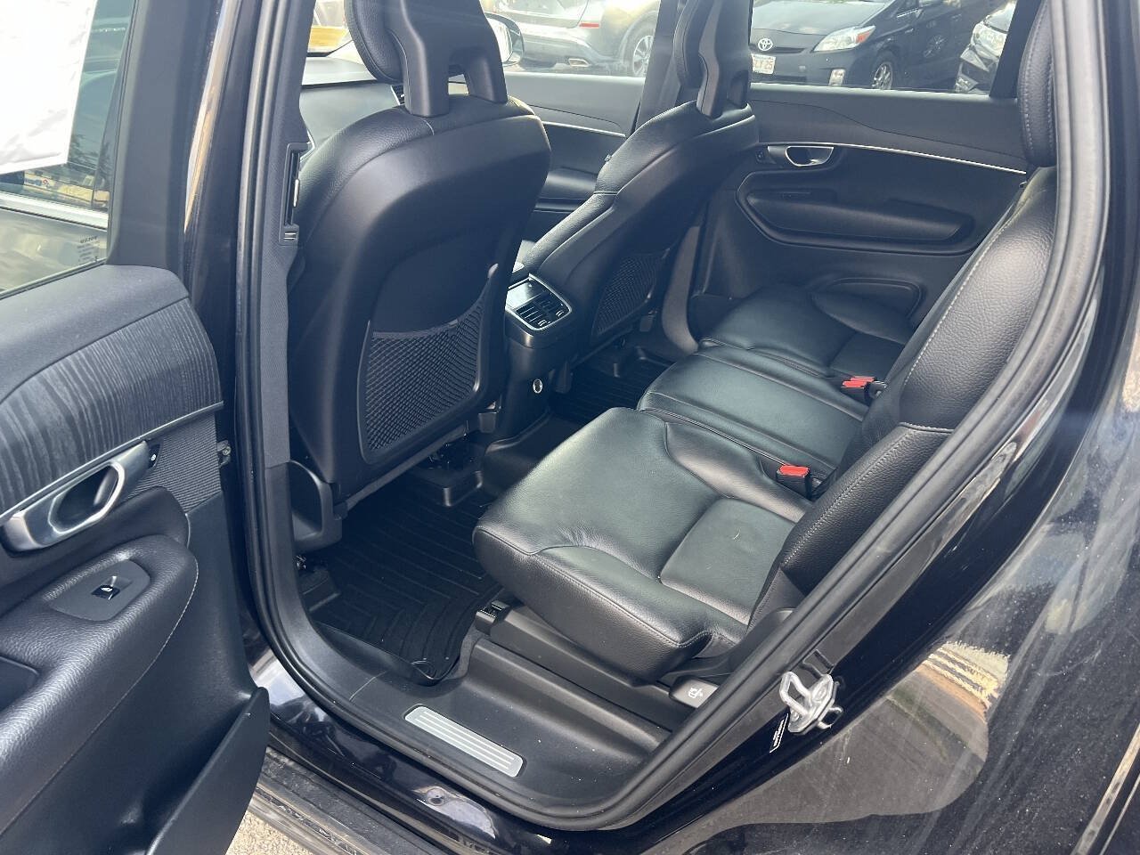 Used 2020 Volvo XC90 T6 Momentum AWD/4WD image 15