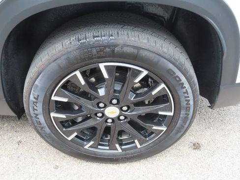 Used 2025 Chevrolet Traverse LT w/ Sun and Wheel Package AWD/4WD image 15