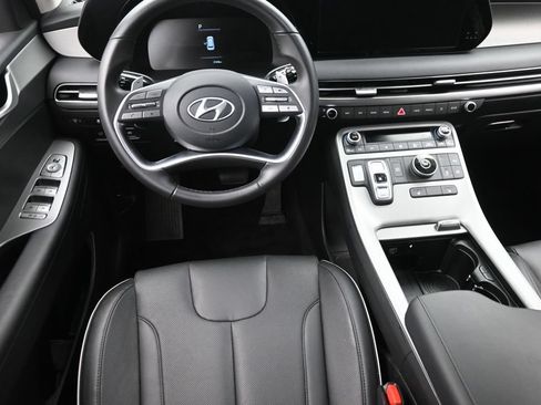 Used 2025 Hyundai Palisade SEL FWD image 16