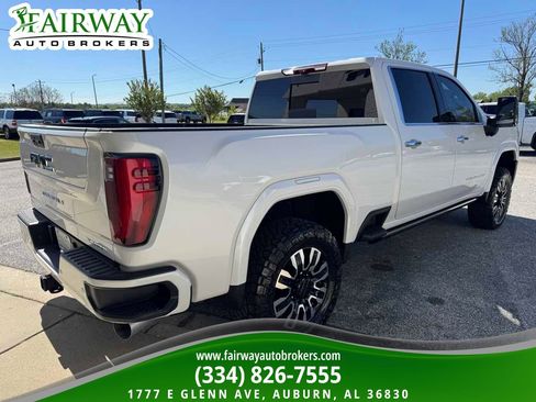 Used 2024 GMC Sierra 2500 Denali Ultimate AWD/4WD image 6