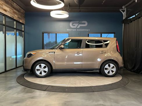 Used 2016 Kia Soul FWD image 6