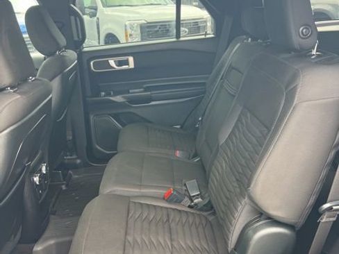 Used 2020 Ford Explorer XLT w/ Comfort Package AWD/4WD image 45