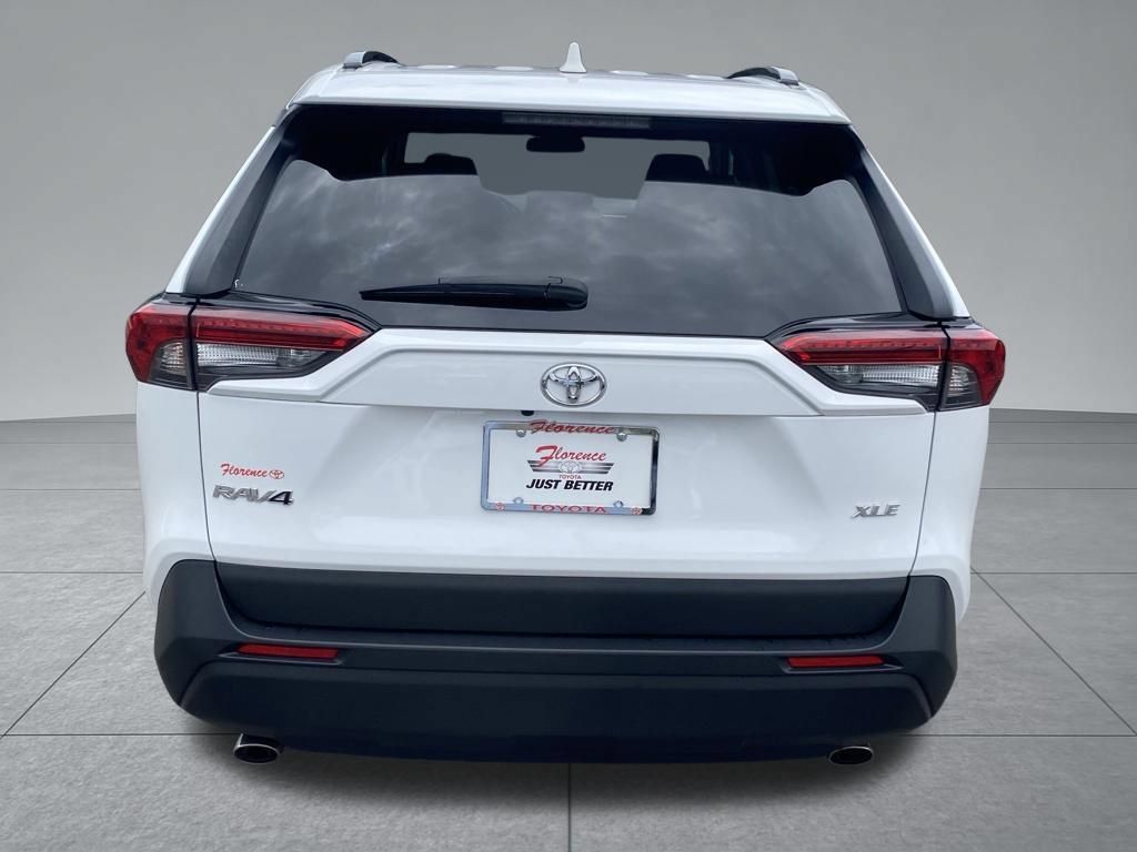 Used 2021 Toyota RAV4 XLE FWD image 12