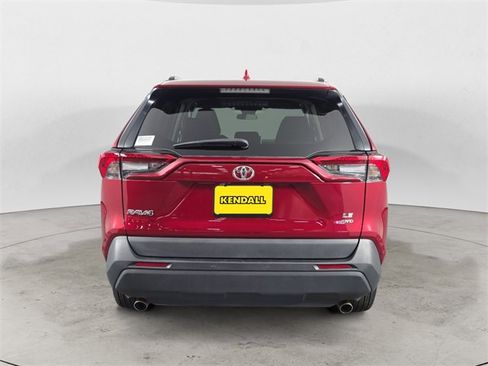 Used 2020 Toyota RAV4 LE image 4