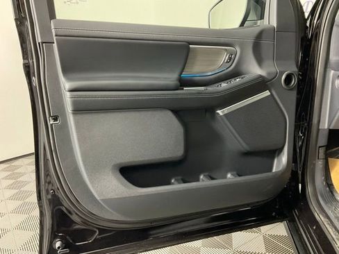 New 2025 Ford Expedition Max Platinum w/ Driver's Package image 12