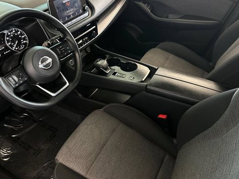 Used 2023 Nissan Rogue SV FWD image 10