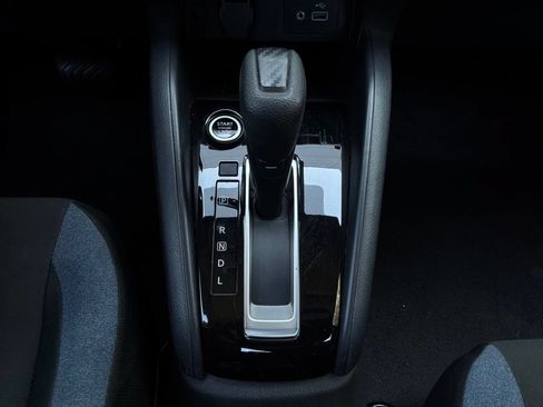 Used 2025 Nissan Versa SV FWD image 21