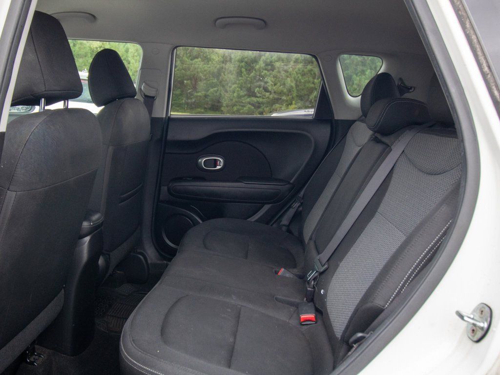 Used 2018 Kia Soul + FWD image 9