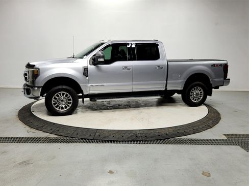 Used 2022 Ford F250 Lariat w/ Chrome Package image 4