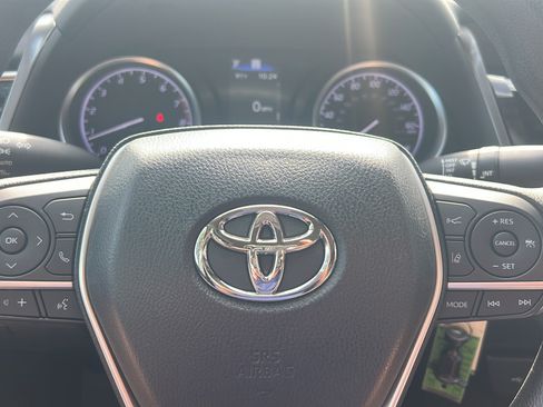 Used 2021 Toyota Camry LE FWD image 31