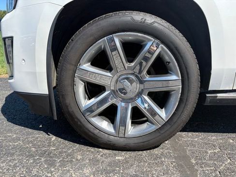 Used 2017 Cadillac Escalade Premium Luxury image 14