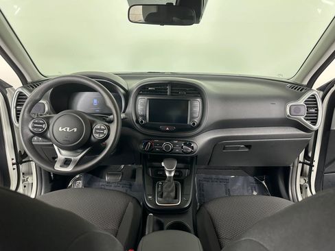 Used 2023 Kia Soul LX w/ LX Technology Package image 34