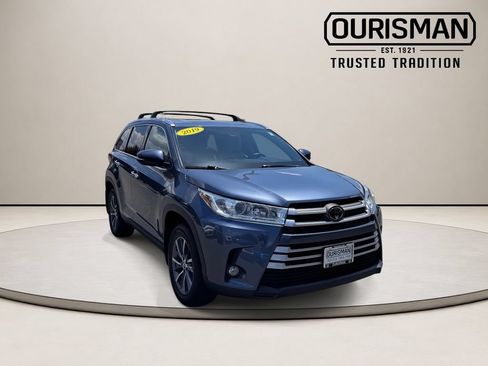 Used 2019 Toyota Highlander XLE w/ Carpet Mat Package (TMS) AWD/4WD image 1