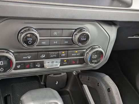 Used 2025 Ford Bronco Badlands AWD/4WD image 15