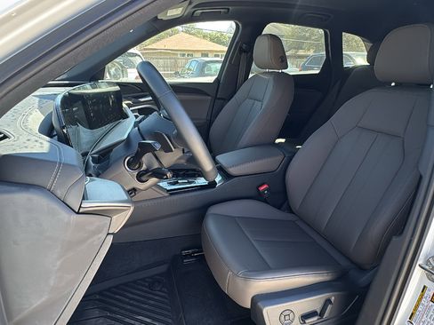 Used 2025 Audi Q5 Premium AWD/4WD image 13