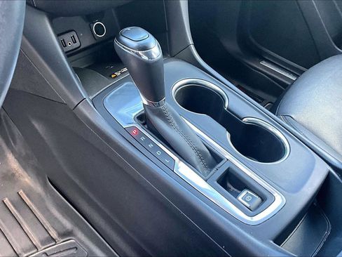 Certified 2018 Chevrolet Equinox Premier image 14