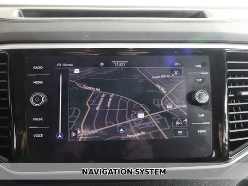 Used 2023 Volkswagen Atlas SEL image 3