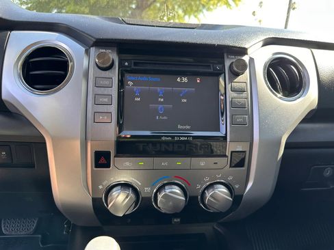 Used 2018 Toyota Tundra SR5 w/ SR5 Upgrade Package RWD image 17