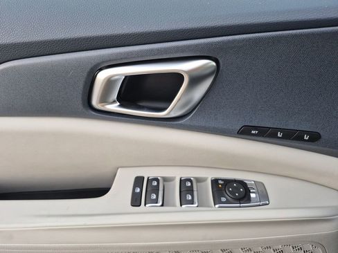 New 2026 Kia Carnival EX image 7