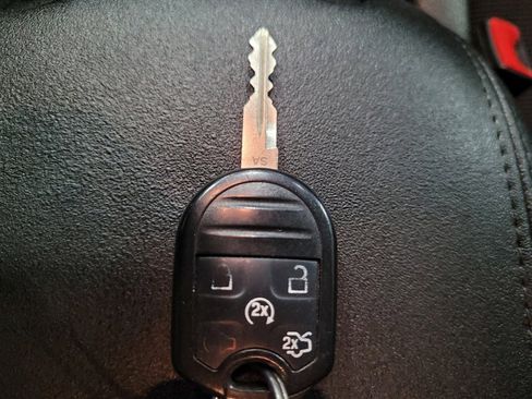 Used 2014 Ford Taurus SEL w/ Equipment Group 201A FWD image 32