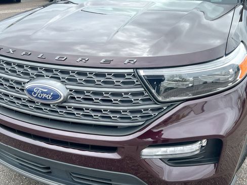 Used 2023 Ford Explorer XLT w/ Equipment Group 202A AWD/4WD image 11